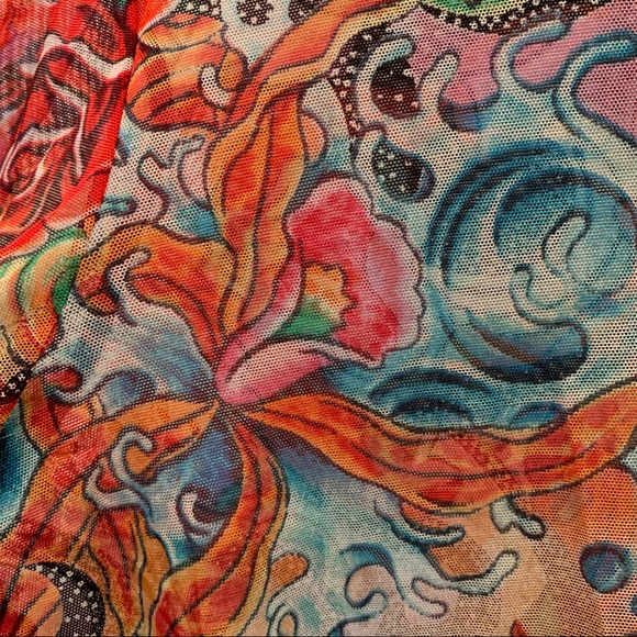 ๐ฟ Escada 3/4th length Sleeve Swirl Shirt ๐น - Picture 8 of 10